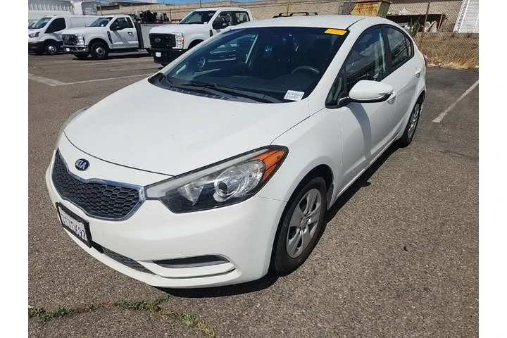 $8991 : Kia Forte 2016 LX 4dr Sedan image 4