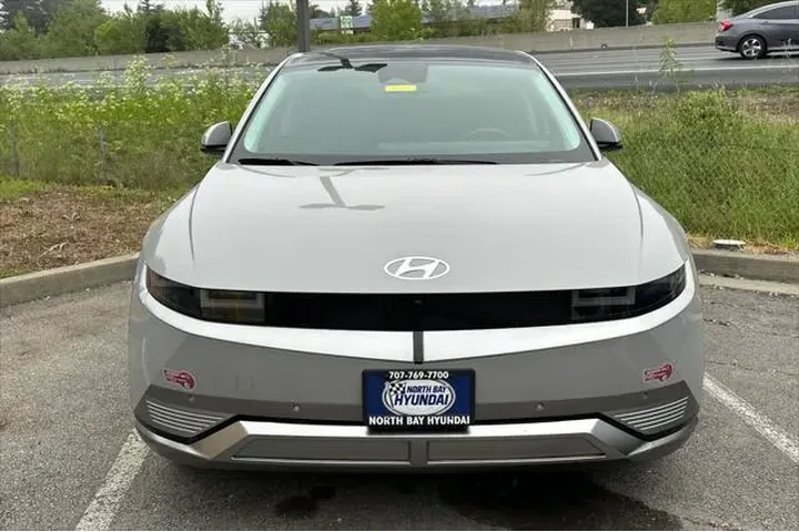 $31990 : Hyundai IONIQ 5 2024 Limited image 3