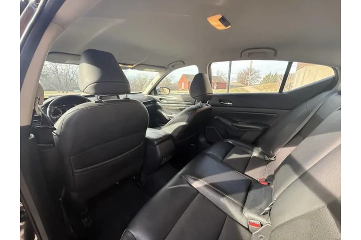 $10999 : 2019 Altima 2.5 SR image 10