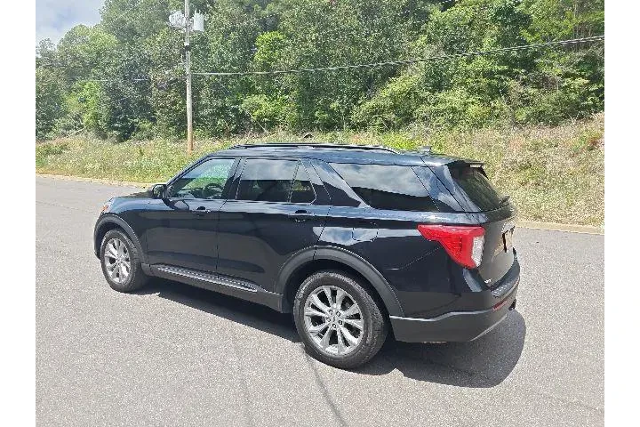 $30990 : Ford Explorer 2024 AWD XLT 4 image 4