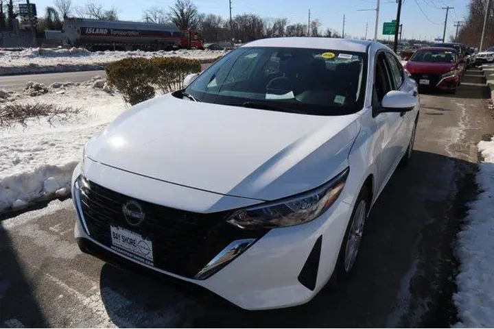 $17007 : Nissan Sentra 2025 S 4dr Sed image 8