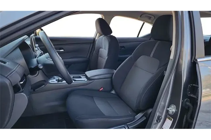 $18823 : Nissan Sentra 2025 SV 4dr Se image 10