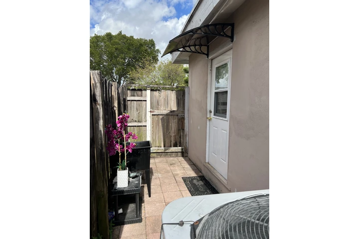 $1200 : Cuarto image 2