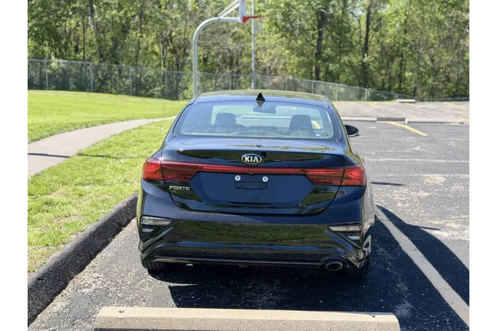 $5999 : 2019 Forte FE image 7