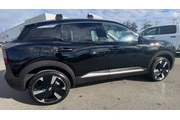 $25860 : Nissan Kicks 2025 AWD SR 4dr thumbnail
