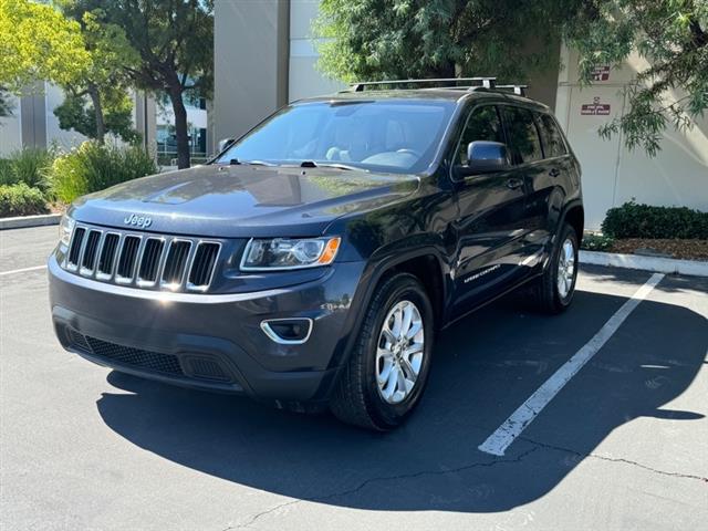 2015 Grand Cherokee Laredo 2WD image 2