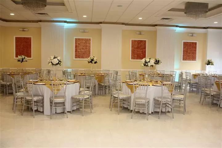 viernes y domingos $8500.00 image 3