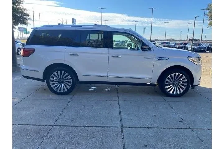 $32980 : Lincoln Navigator 2018 4x4 R image 7
