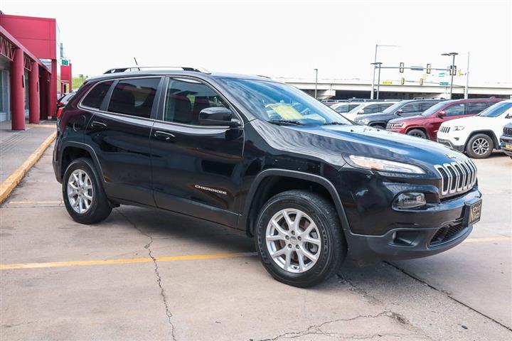 $17979 : 2018 Cherokee Latitude image 4