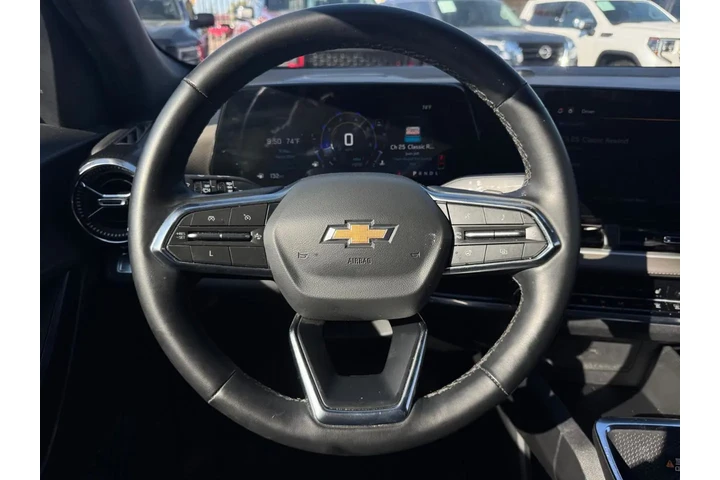 2025 Equinox LT 2WD image 9