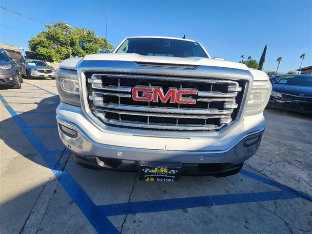 $27995 : 2017 GMC Sierra 1500 SLT Crew image 2