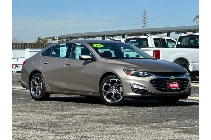 $18990 : Chevrolet Malibu 2023 LT 4dr image 1