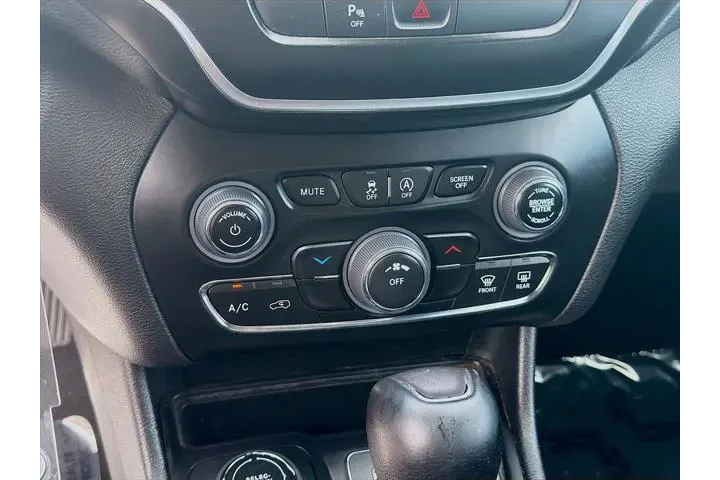 $16491 : Jeep Cherokee 2019 4x4 Latit image 3