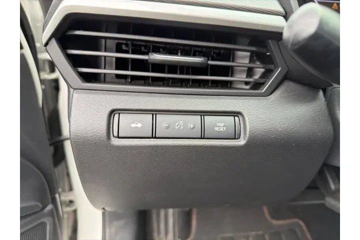 $21152 : Nissan Altima 2025 2.5 SR 4d image 10