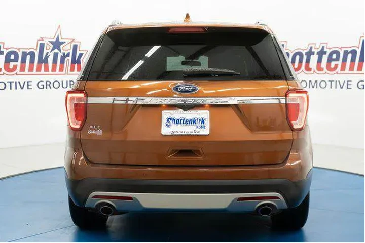 $14463 : Ford Explorer 2017 XLT 4dr S image 6