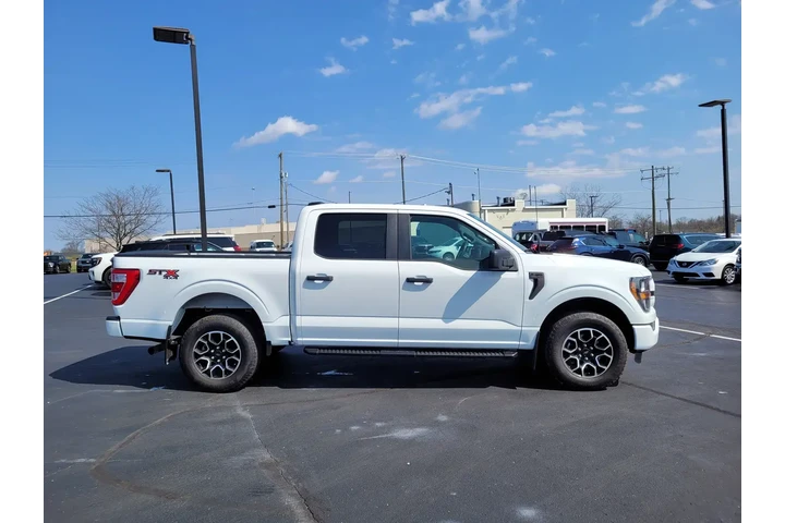 $37695 : Ford F-150 2023 4x4 XLT 4dr image 2