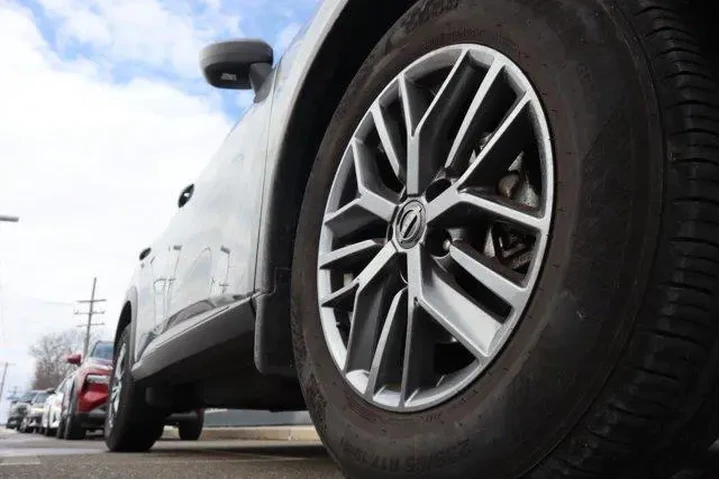 $20366 : Nissan Rogue 2023 AWD S 4dr image 9