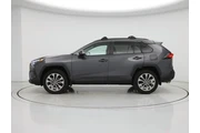 $35998 : Toyota RAV4 2023 AWD XLE Pre thumbnail