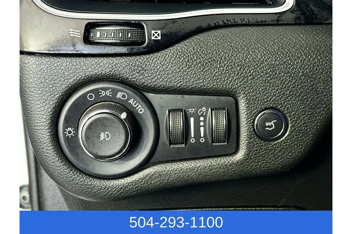 $18599 : Jeep Cherokee 2023 4x4 Altit image 10