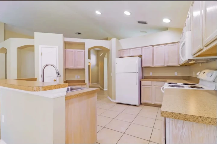$1200 : This standout house image 5