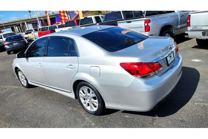 $9999 : 2011 Avalon image 4