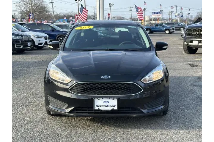 $7995 : Ford Focus 2017 SE 4dr Hatch image 2