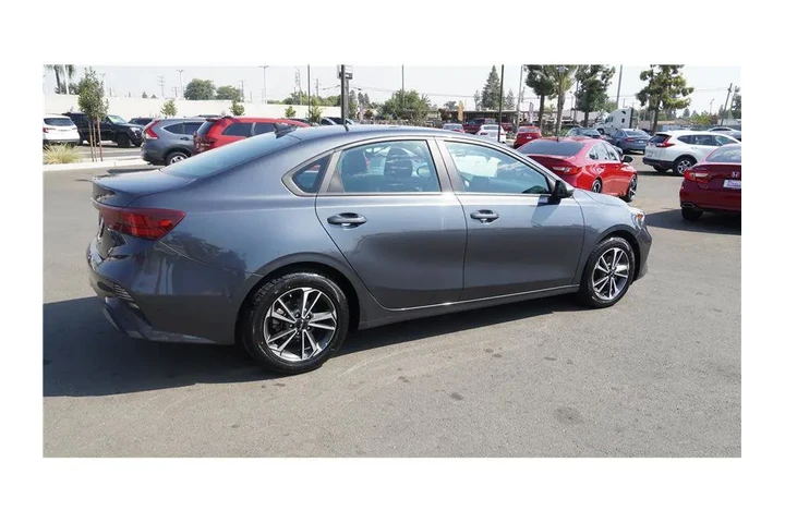 $18984 : 2023 Forte LXS image 6