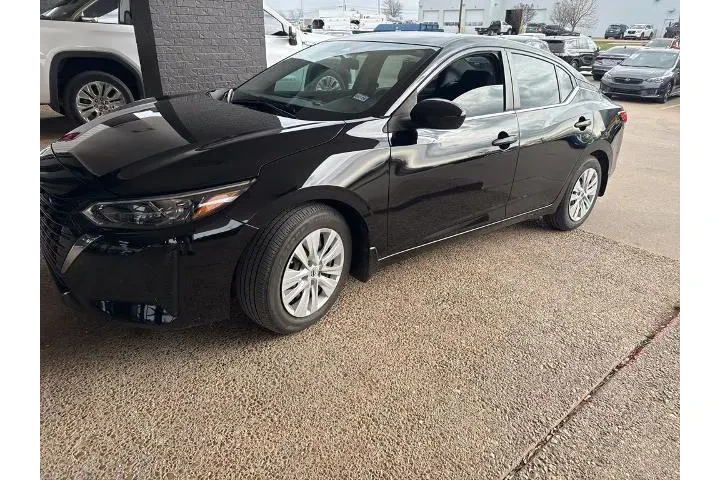 $17621 : Nissan Sentra 2024 S 4dr Sed image 2
