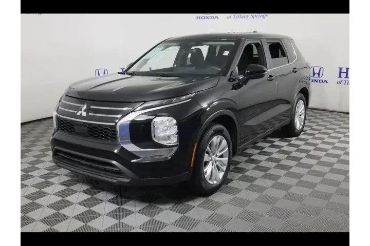 $27875 : Mitsubishi Outlander 2025 AW image 3