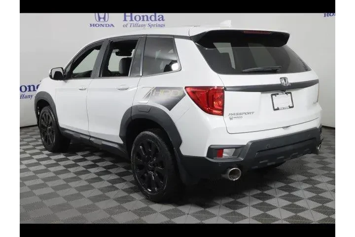 $33875 : Honda Passport 2023 AWD EX-L image 5