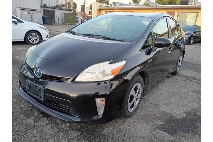 $5800 : 2012 toyota prius image 2