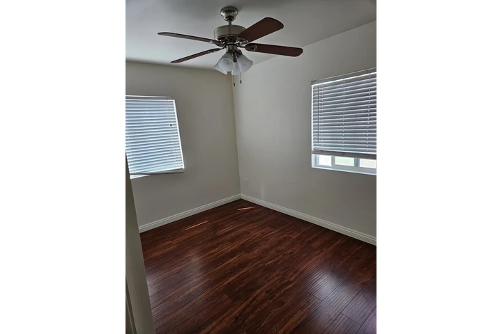 $2750 : Glendora amplia/2 parking image 3