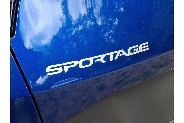 $28243 : Kia Sportage 2024 AWD EX 4dr image 9