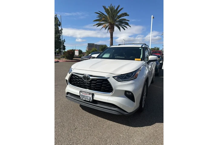 $32303 : Toyota Highlander 2020 AWD L image 1
