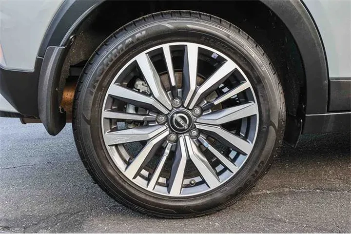 $14395 : Nissan Kicks 2023 SV 4dr Cro image 8