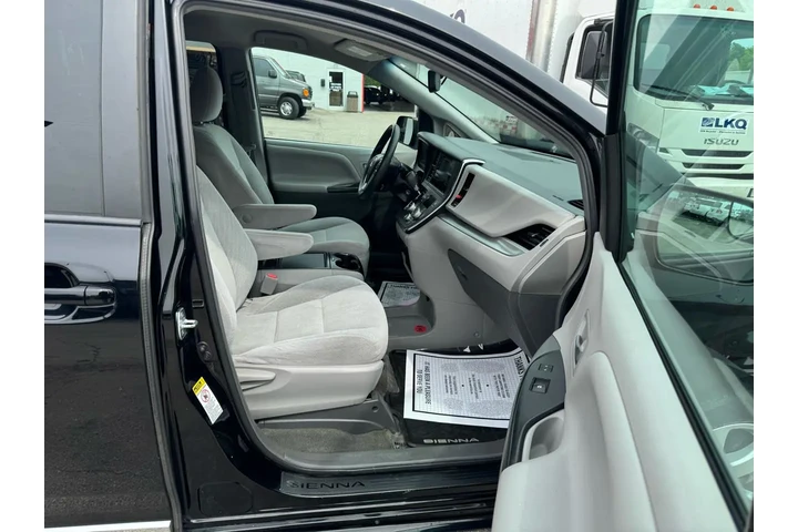 $10980 : 2016 Sienna 5dr 7-Passenger V image 8