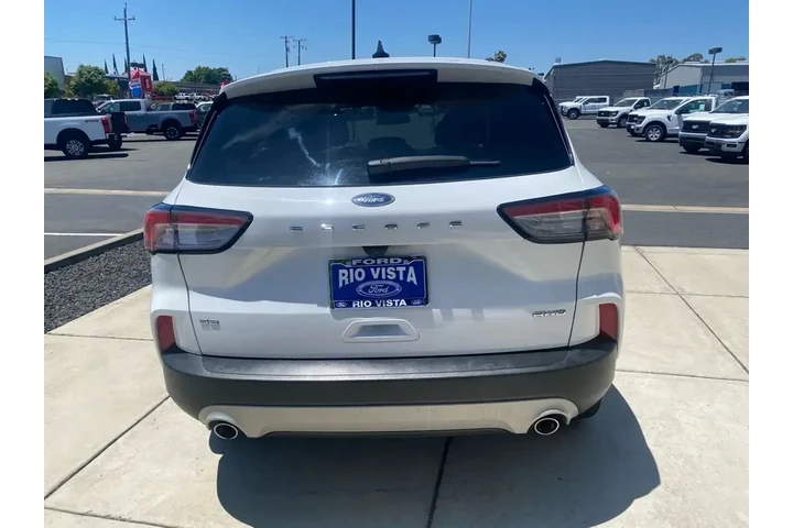 $20588 : Ford Escape 2022 AWD SE 4dr image 6