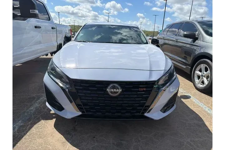 $22647 : Nissan Altima 2024 2.5 SR 4d image 2