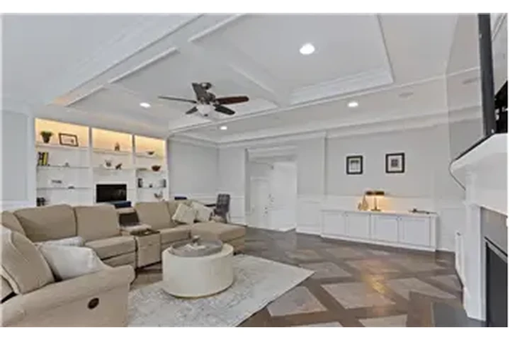 $5700 : Rental property with 3 bedro image 7