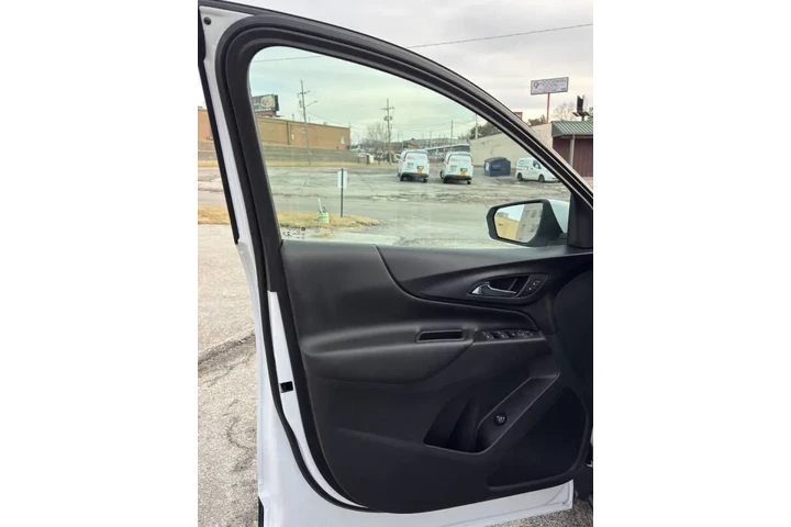 $17750 : 2022 Equinox LT image 8