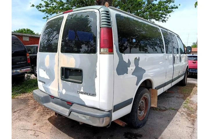 $3000 : 2000 Express G3500 image 10