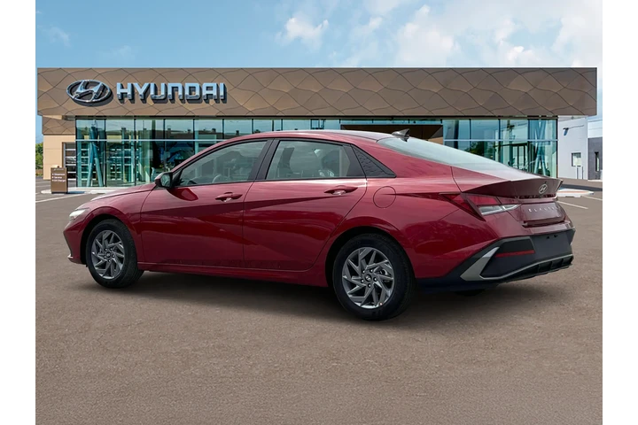 $15051 : Hyundai ELANTRA 2024 SEL 4dr image 4