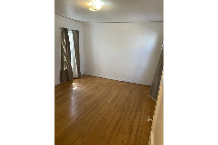 $900 : Renta de Cuarto (Koreatown) image 2