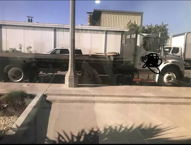26ft Flat bed Truck image 1