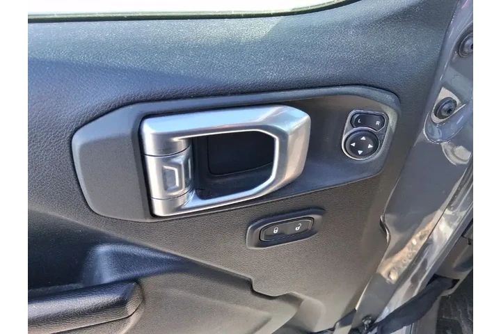 $30903 : Jeep Gladiator 2021 4x4 Will image 8