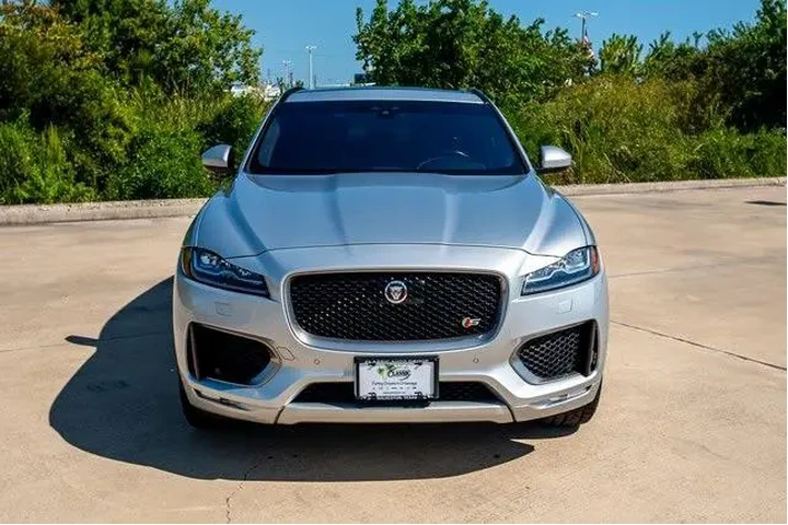 $22924 : Jaguar F-PACE 2019 AWD S 4dr image 2
