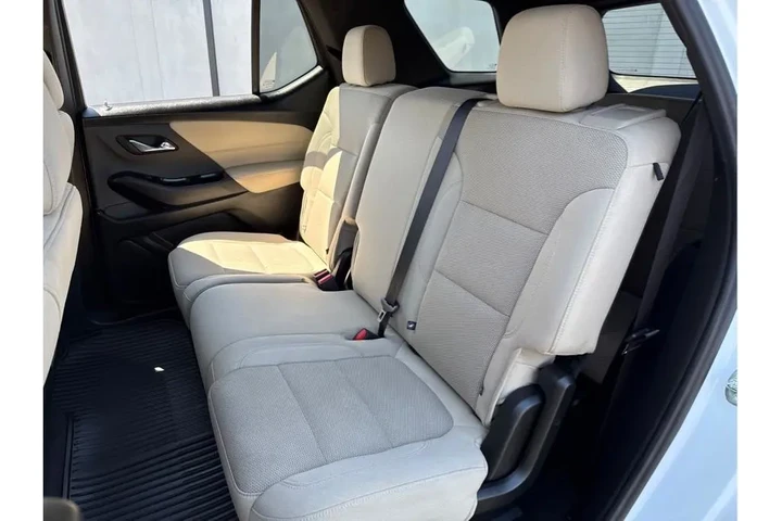 2023 Chevrolet Traverse  Spo image 4