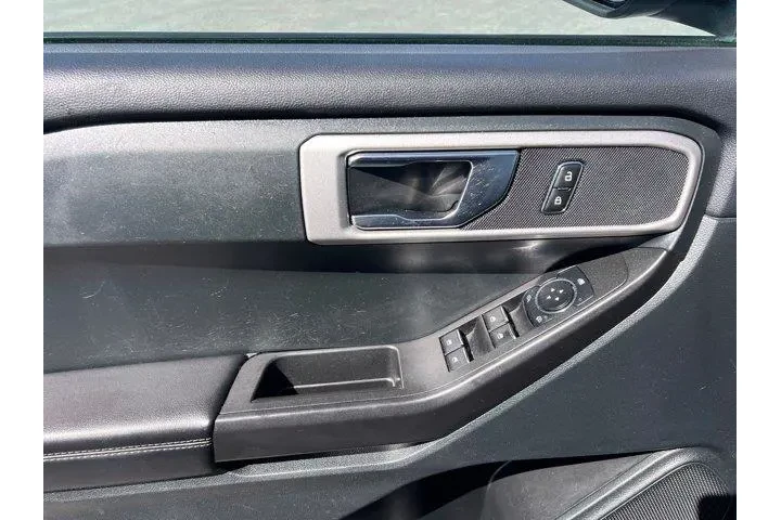 $27998 : Ford Explorer 2024 Base 4dr image 9