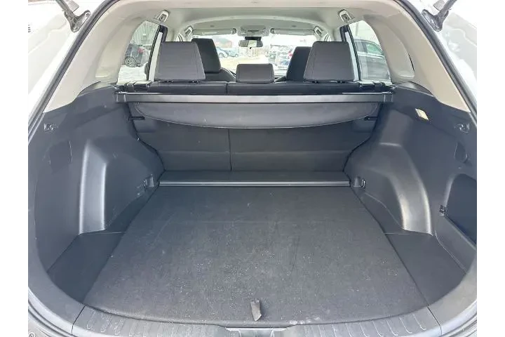 $32509 : Toyota RAV4 2025 AWD XLE 4dr image 6