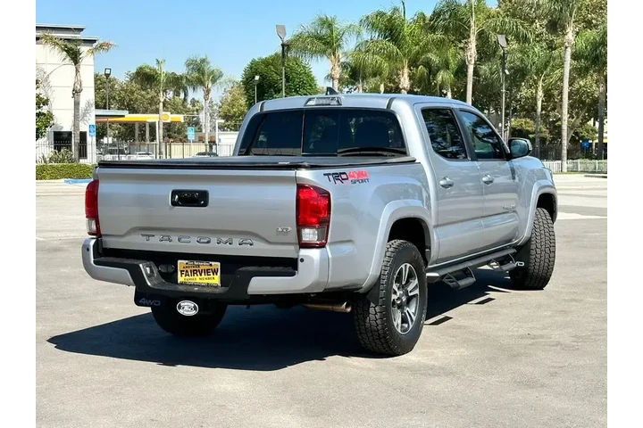 $30489 : Toyota Tacoma 2018 4x4 TRD S image 3